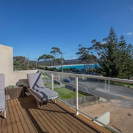 Quarterdeck Apartment Binalong Bay エクステリア 写真