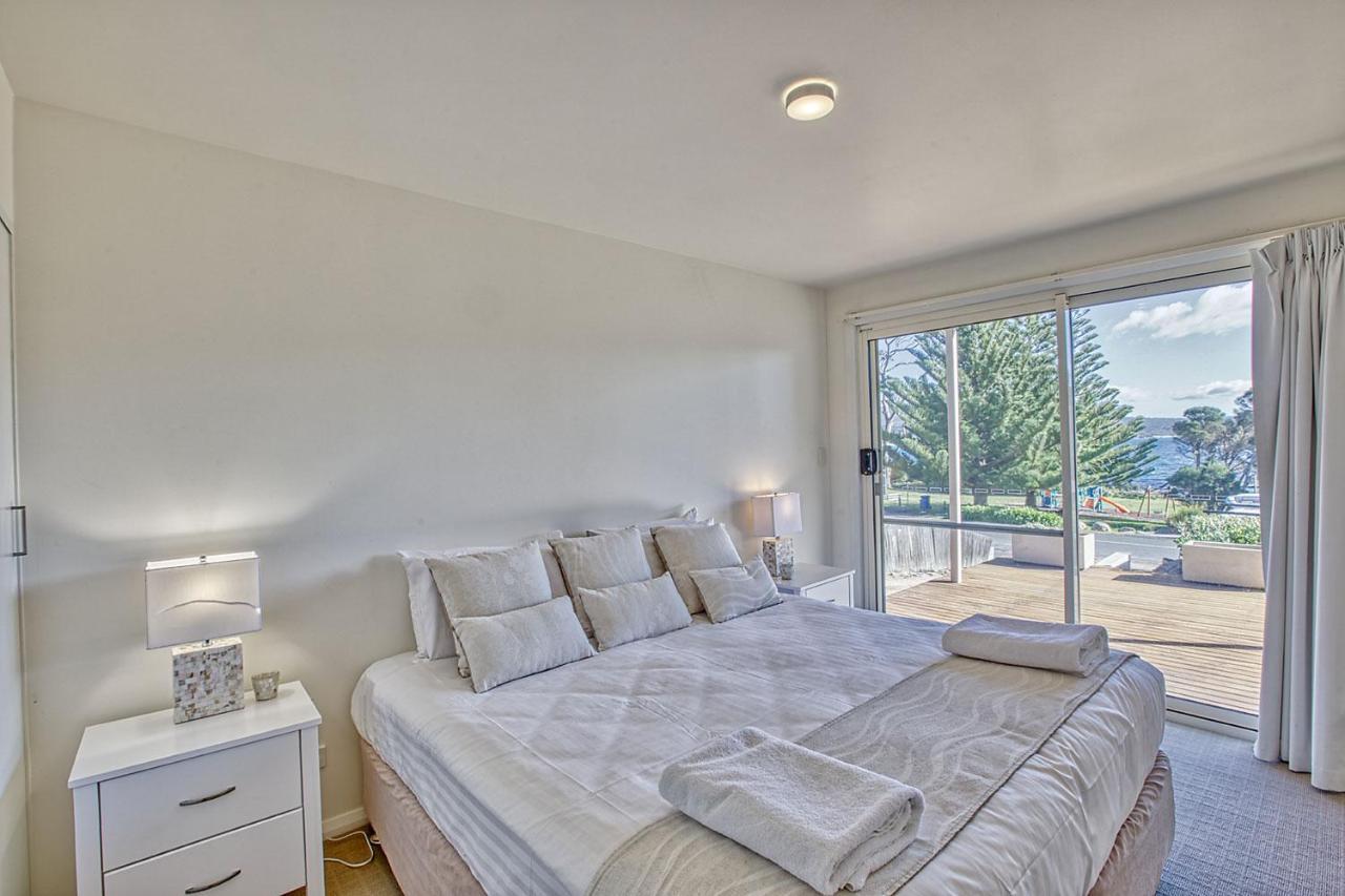 Quarterdeck Apartment Binalong Bay エクステリア 写真