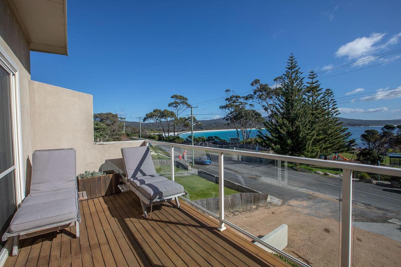 Quarterdeck Apartment Binalong Bay エクステリア 写真