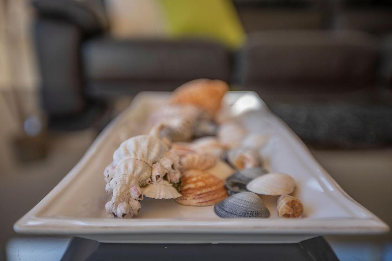 Quarterdeck Apartment Binalong Bay エクステリア 写真