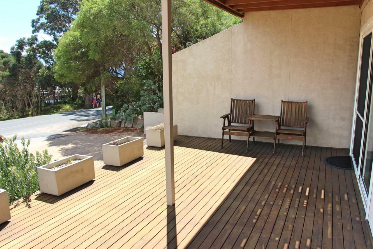 Quarterdeck Apartment Binalong Bay エクステリア 写真
