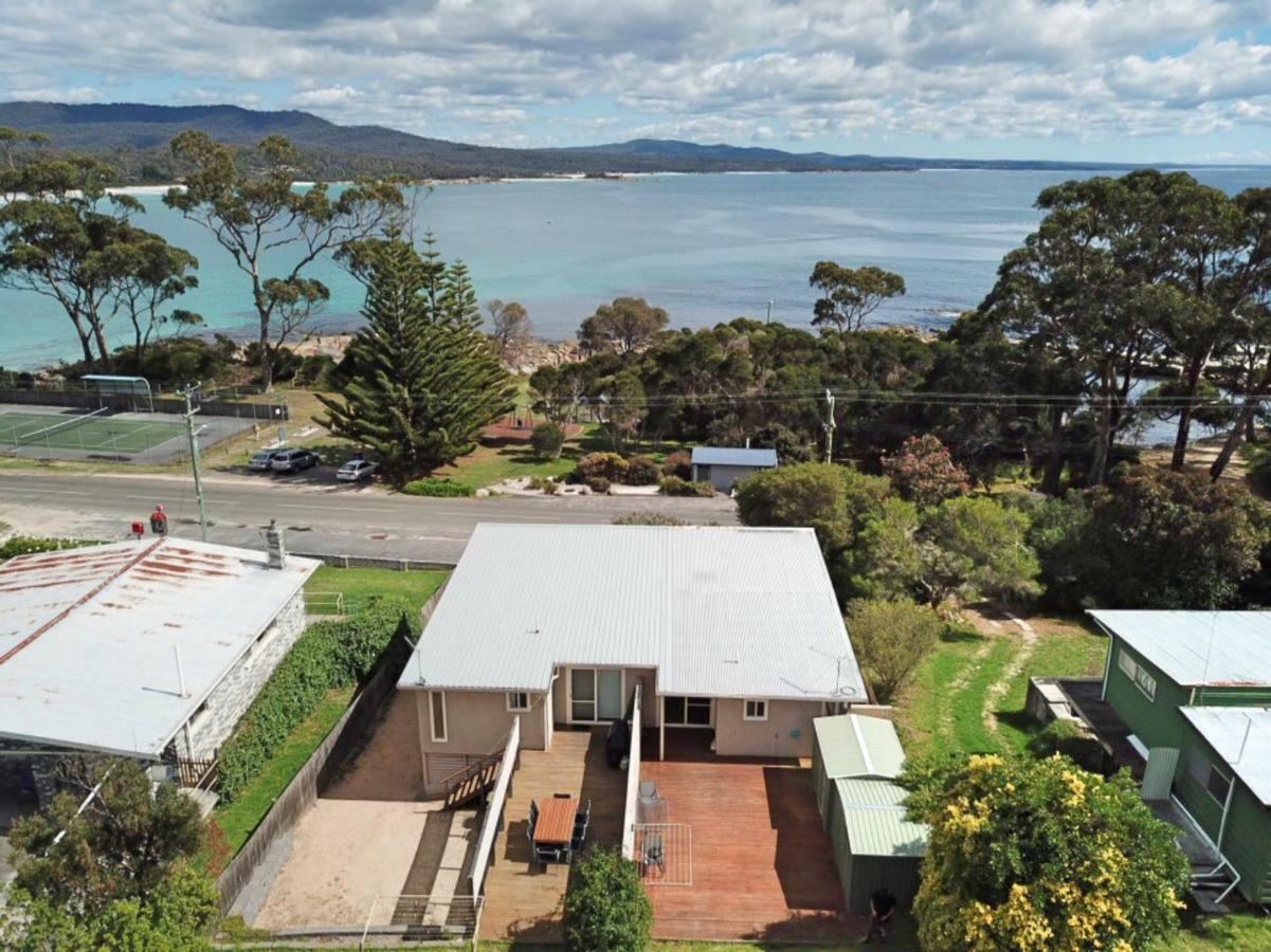 Quarterdeck Apartment Binalong Bay エクステリア 写真
